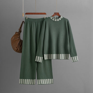 Women's knit set with houndstooth pattern – Soft elegance and structured comfort