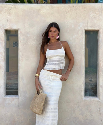 Ensemble jupe midi texturé – haut licou et taille cordon ajustable
