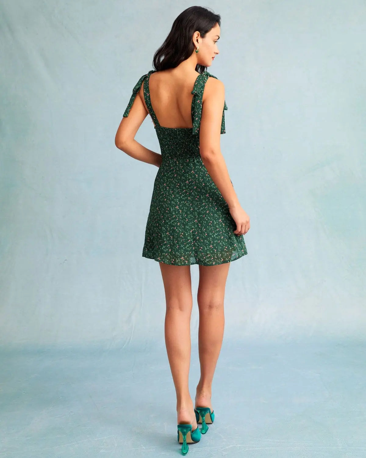 Robe Mini Fleurie Verte – Bretelles à Nœuds, Coupe Ajustée et Décolleté Cœur MAX FOR ME