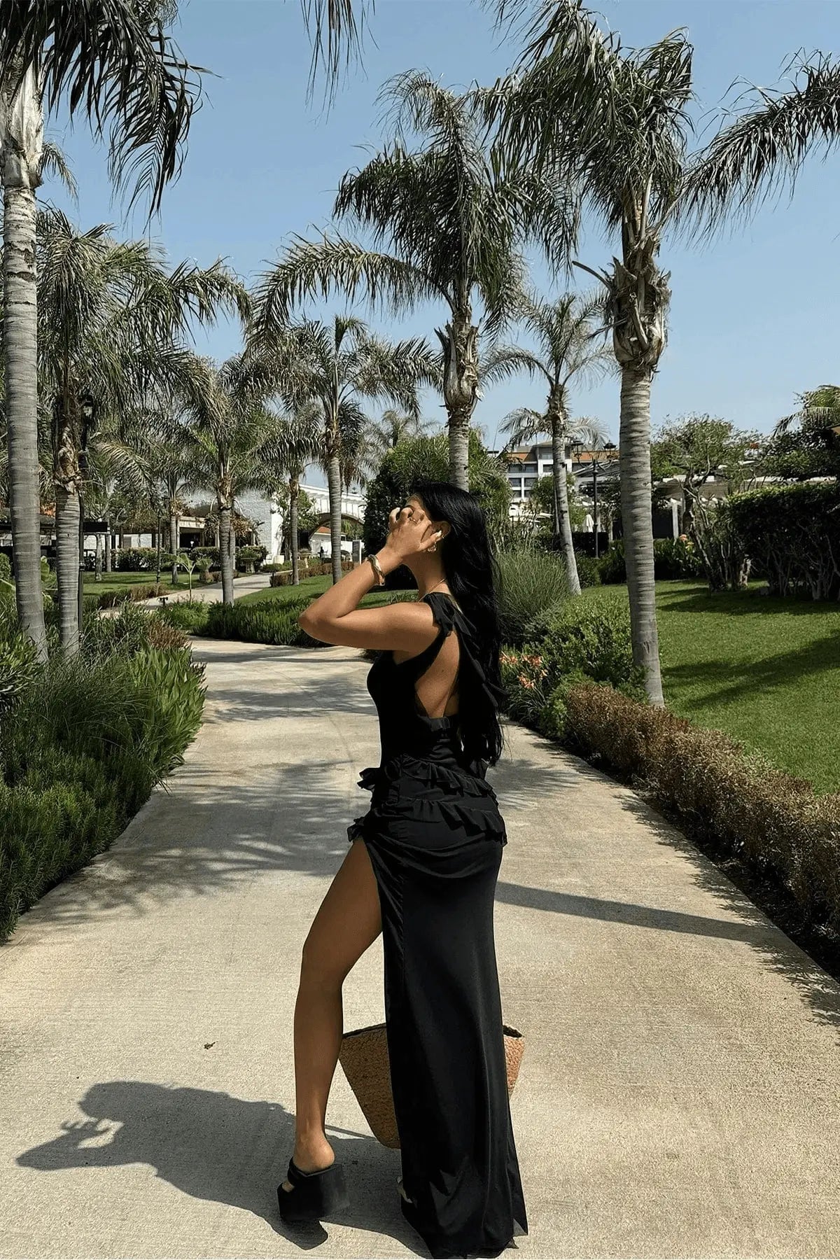 Robe Serena longue fendue avec volants