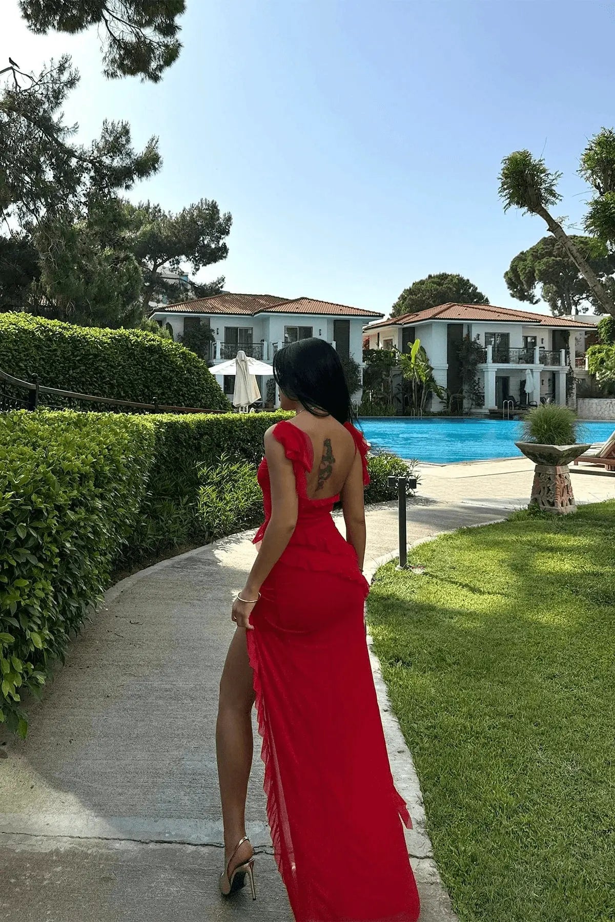 Robe Serena longue fendue avec volants