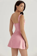 Robe mini Lila en satin duchesse avec ourlet évasé