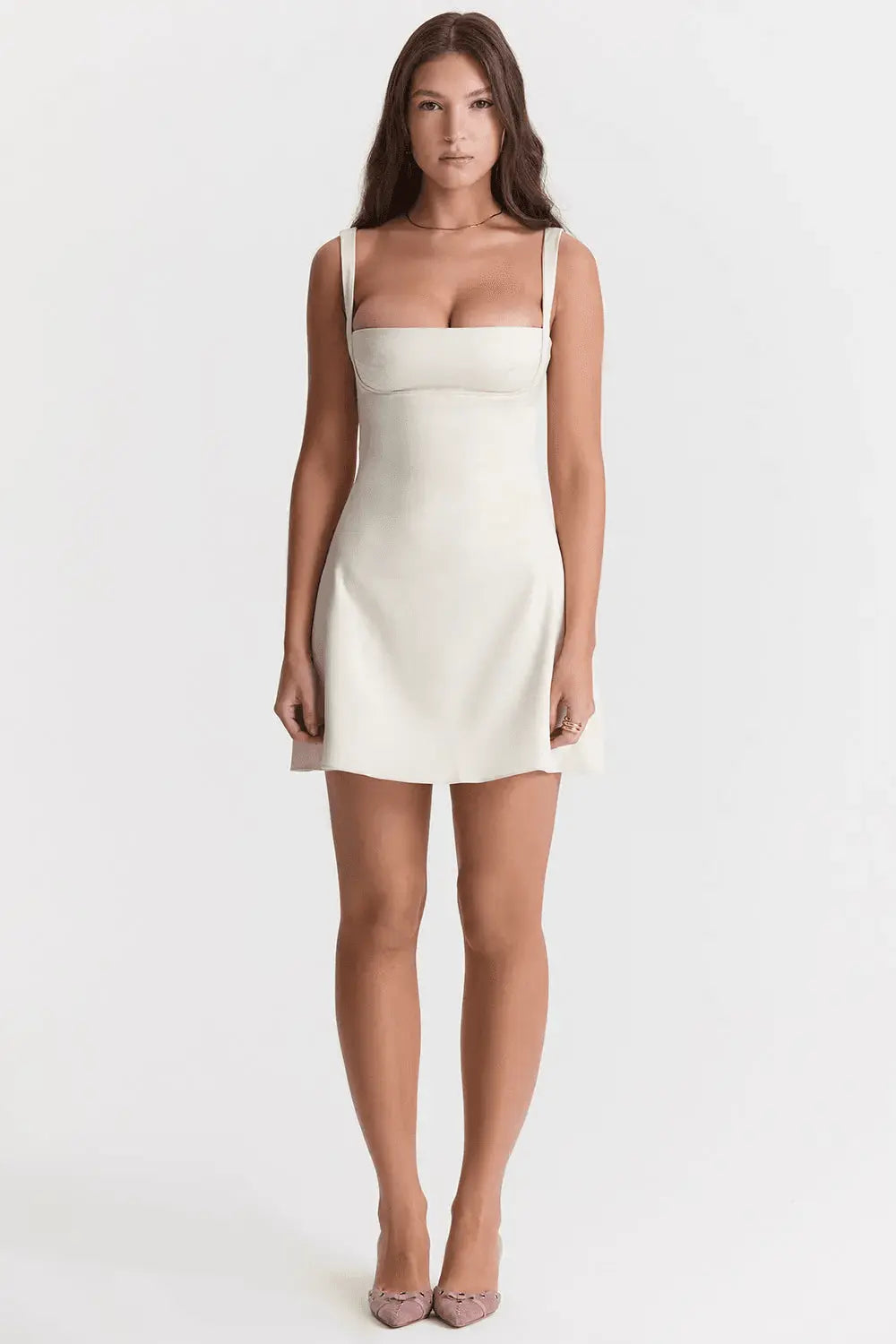 Robe mini Lila en satin duchesse avec ourlet évasé