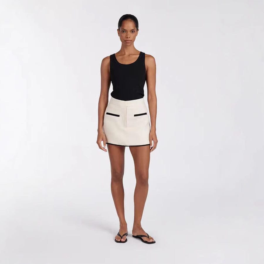 Ensemble jupe et veste – silhouette courte et finition nouée pour l’été MAX FOR ME