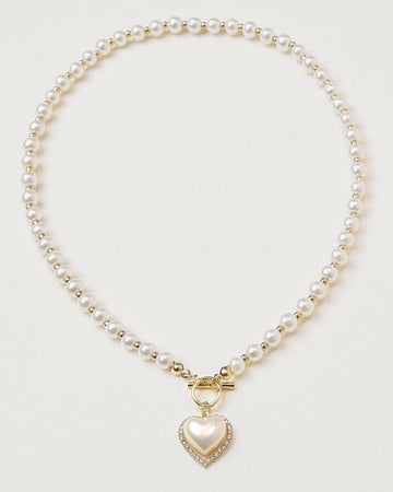 Le collier de pendentif coeur de décoration simili perle