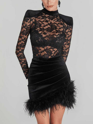 Robe Courte Noire en Dentelle et Velours – Manches Longues et Finition Plumes MAX for ME