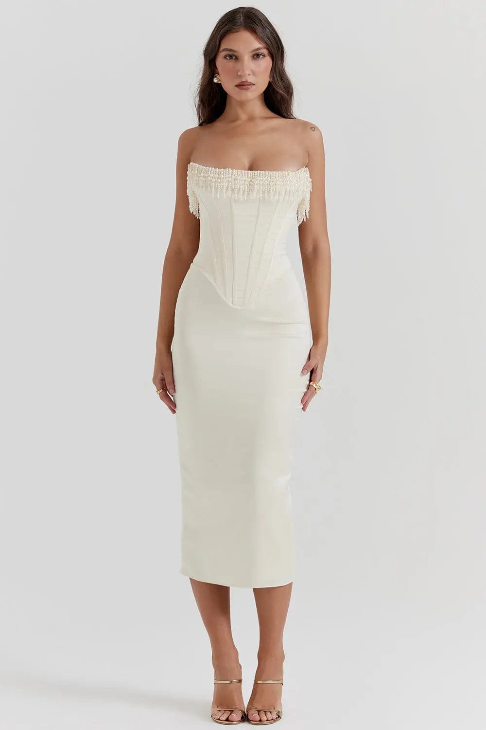 MAX for ME Robe Longue Satinée avec Perles et Dos Lacé
