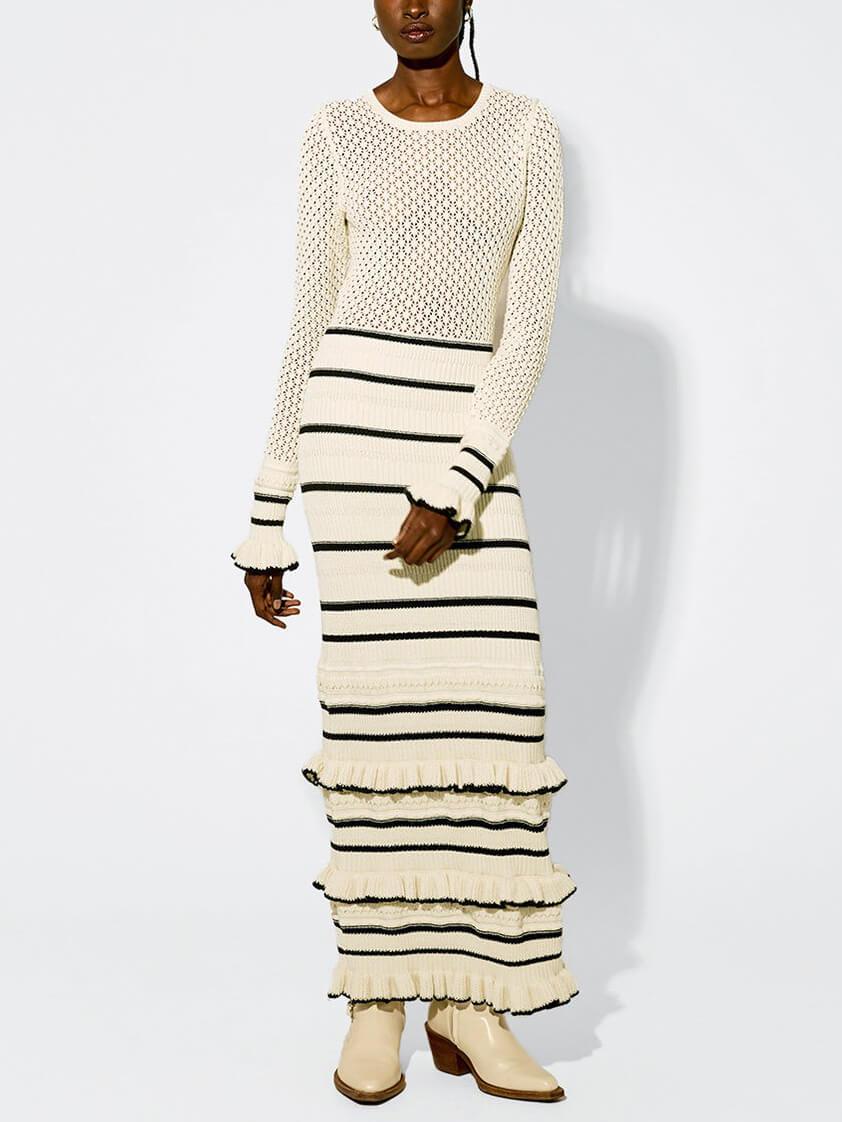 Robe maxi à rayures texturées – manches longues et détails volantés MAX FOR ME
