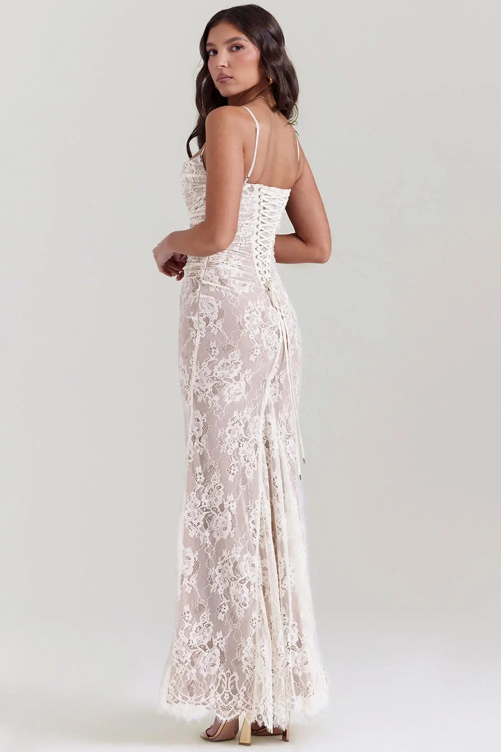 MAX for ME Robe Maxi Adèle en Dentelle transparent avec Corsage et Dos Lacé