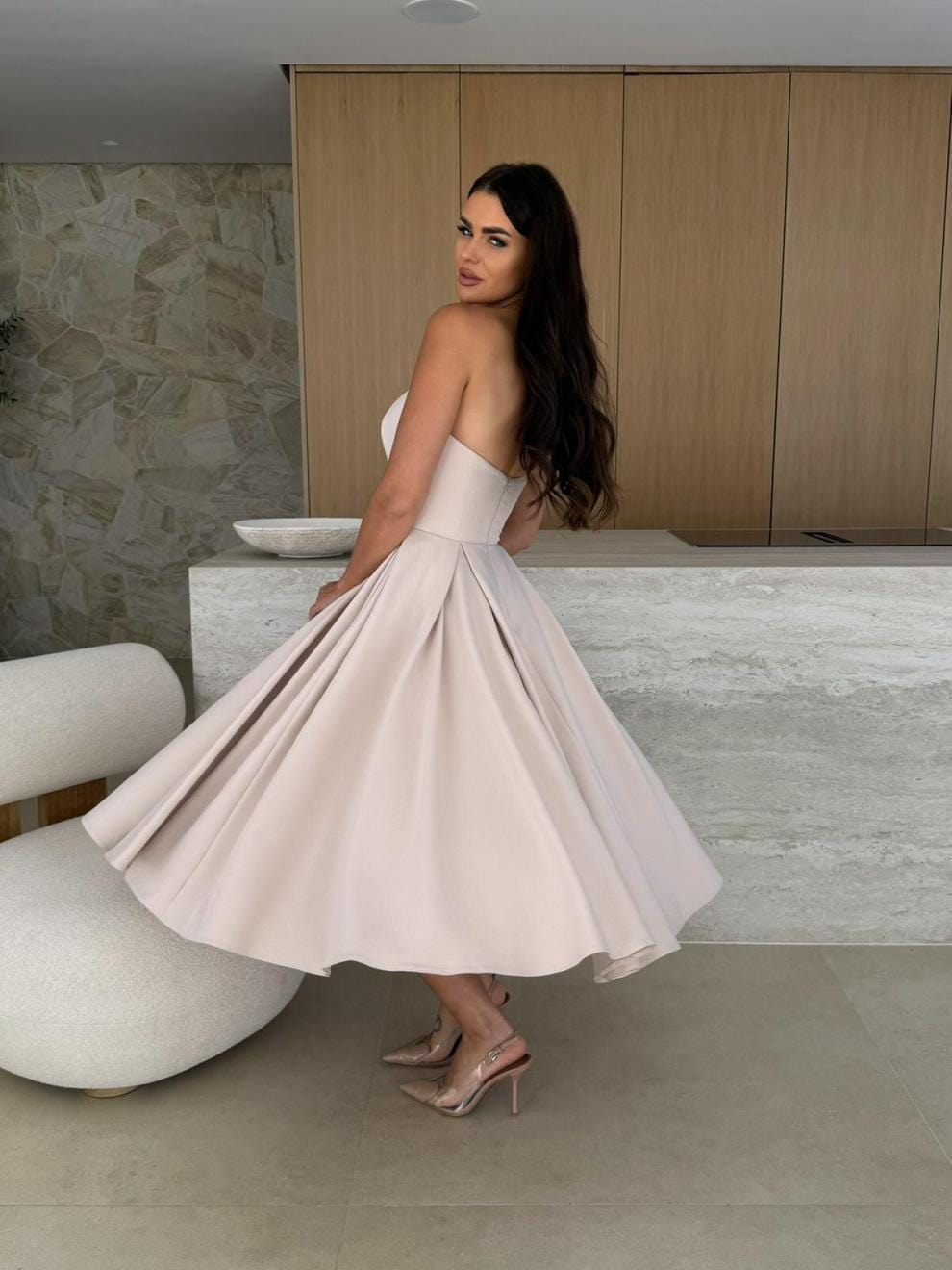 Robe Midi Tube d’Été – Coupe Bustier Évasée et Élégance Saisonnière MAX FOR ME