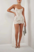 MAX for ME Robe Mini en Dentelle avec Corsage et Détails Satinés