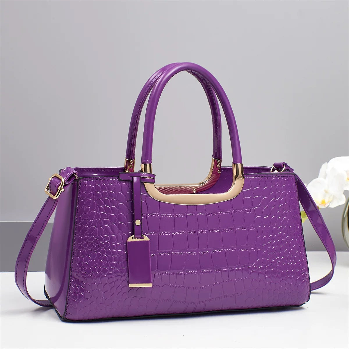 Borsa donna similpelle lucida forma conchiglia - MAX FOR ME