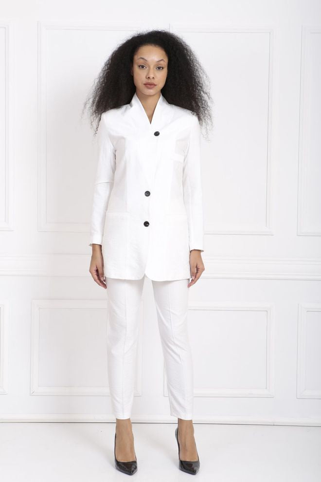 Ensemble costume blanc pour femme avec pantalon à coupe droite