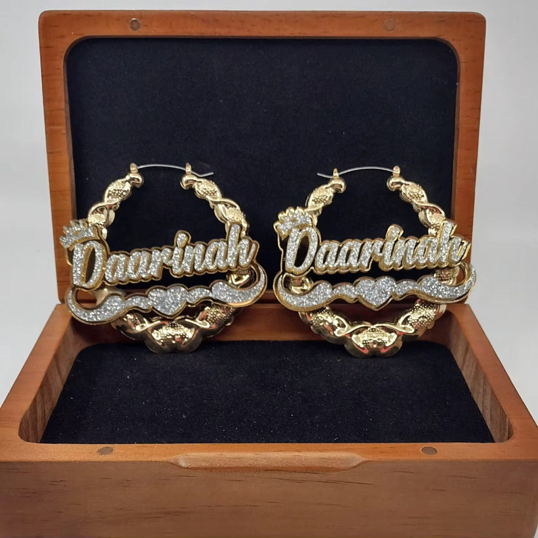 Ensemble Personnalisé – Collier et Boucles d’Oreilles doré avec strass
