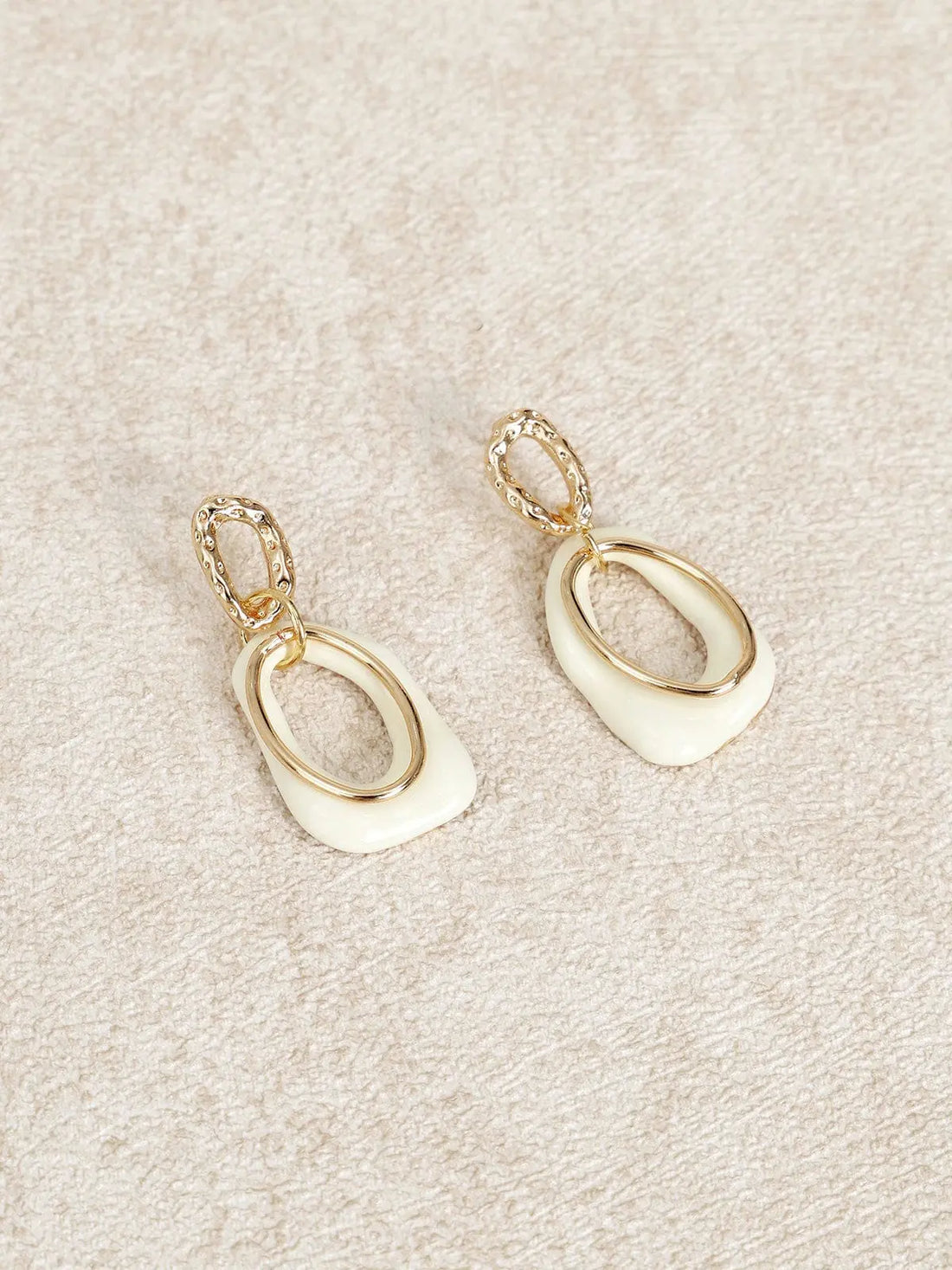 Boucles d'oreilles géométriques blanches Default MAX FOR ME