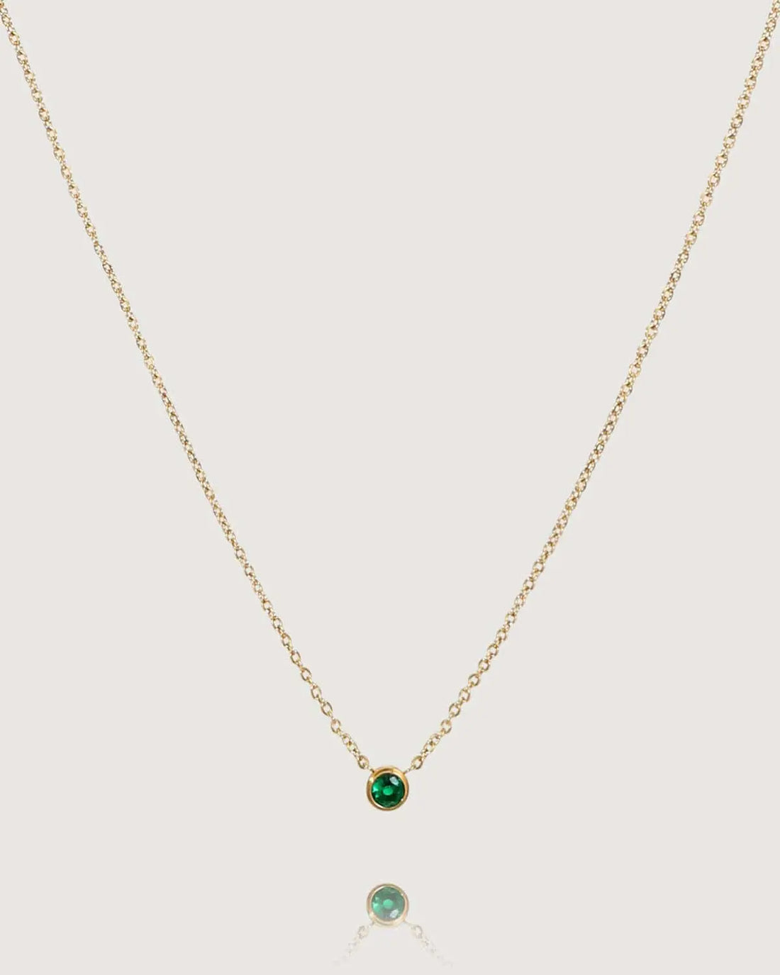 Collier Pendentif Rond Doré avec Pierre Verte – Élégance Minimaliste 
