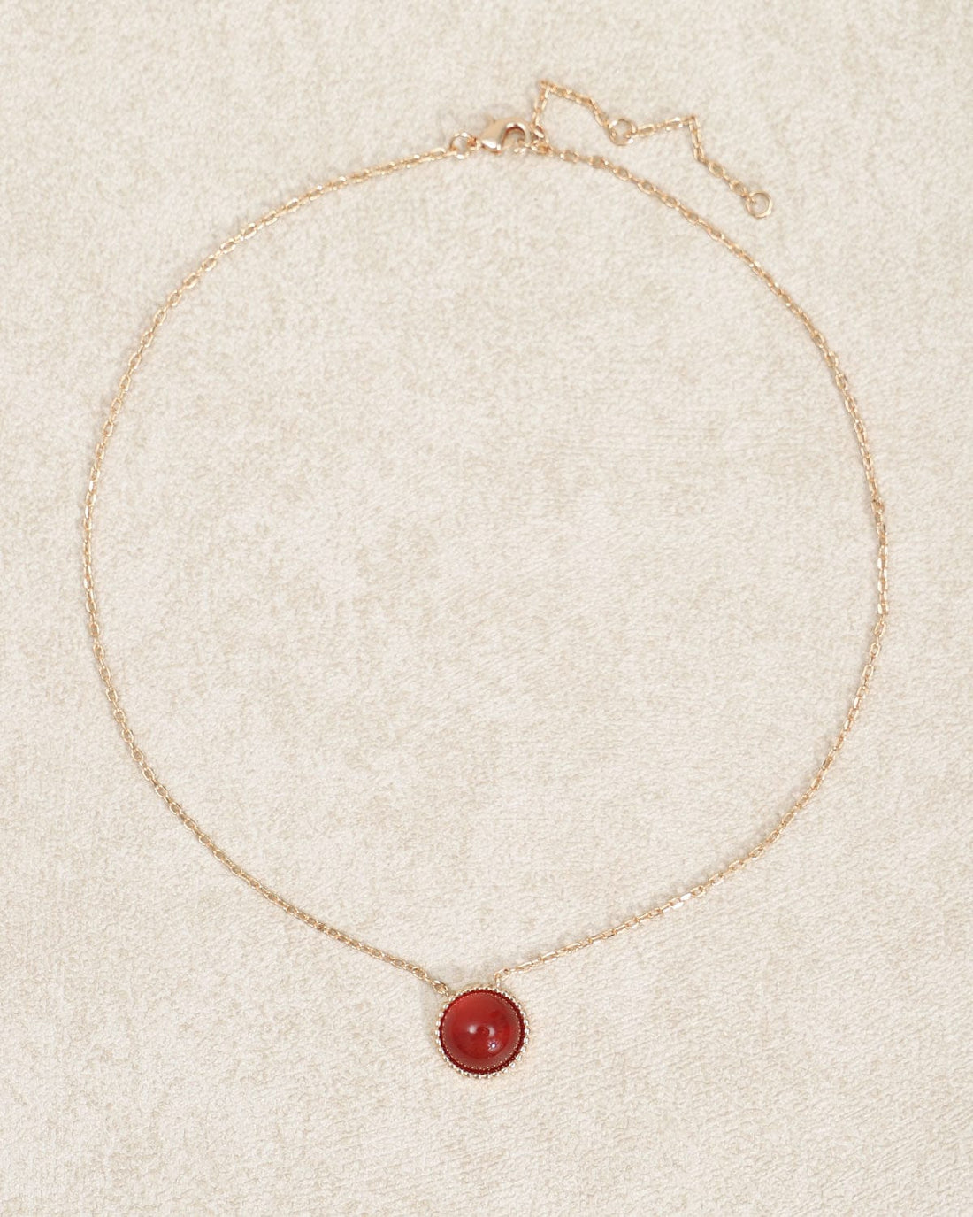 Collier Rétro Doré à Pendentif 