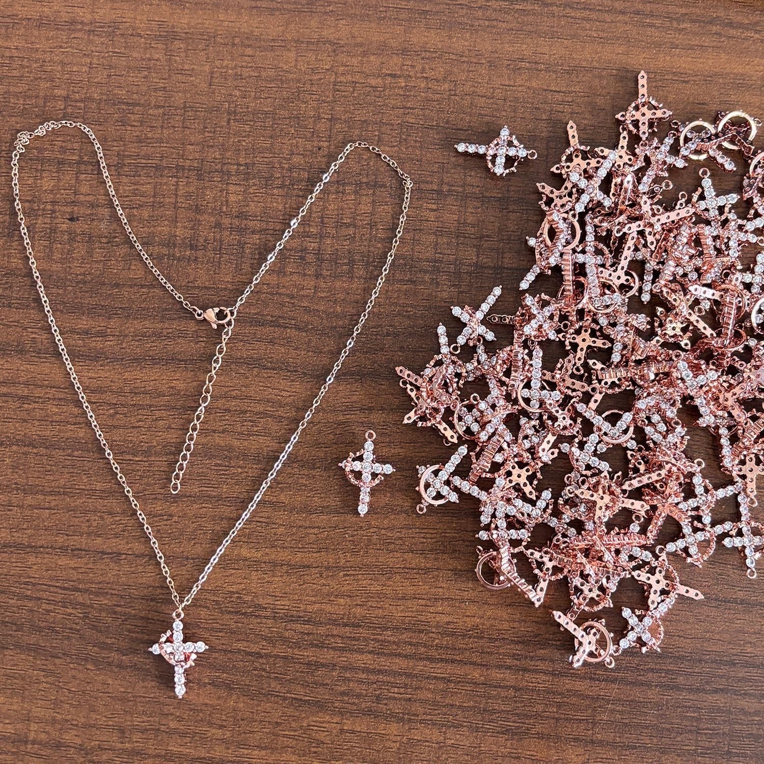Chaîne fine fermoir mousqueton collier croix Max for Me
