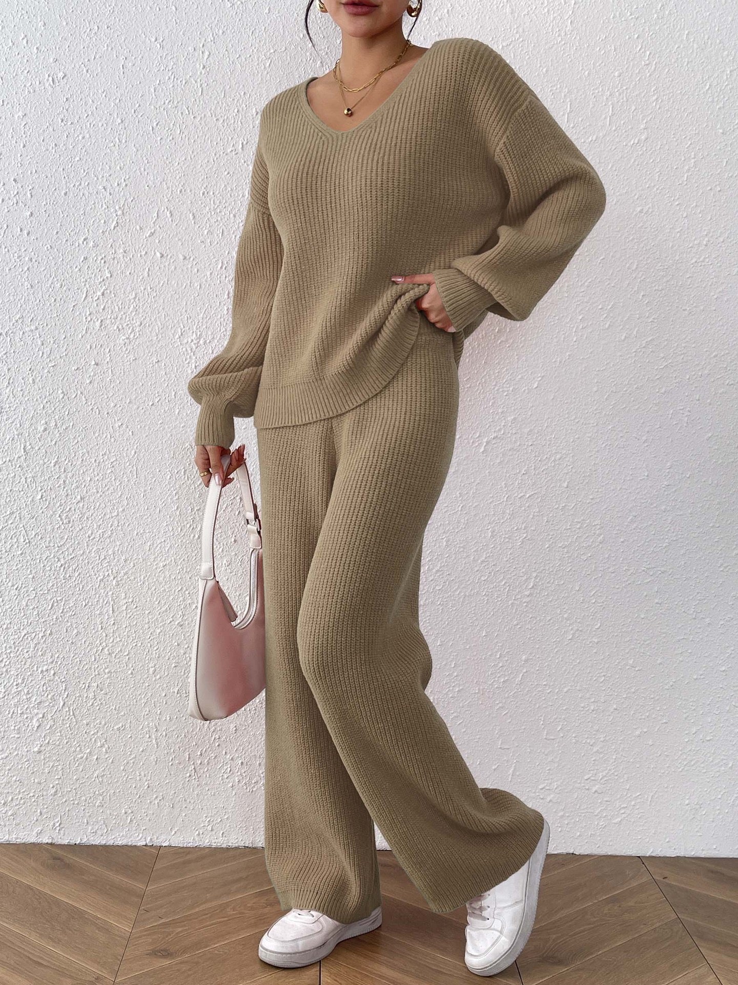 Ensemble maille femme beige porté lifestyle élégance quotidienne MAX FOR ME