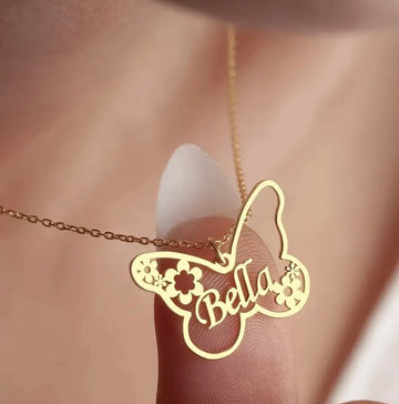 Collier Papillon Personnalisé avec Prénom – Élégance délicate à offrir