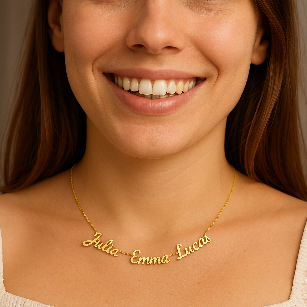 Collier prénom personnalisé 3 Noms – acier inoxydable doré antiallergique