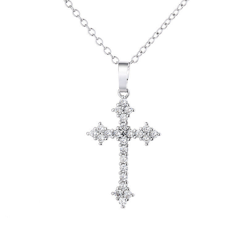 Look cadeau symbolique collier croix strassée Max for Me bijou précieux spirituel argent
