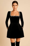Robe Courte Noire Tweed Chic – Col Bijou et Poches Perlées MAX for ME