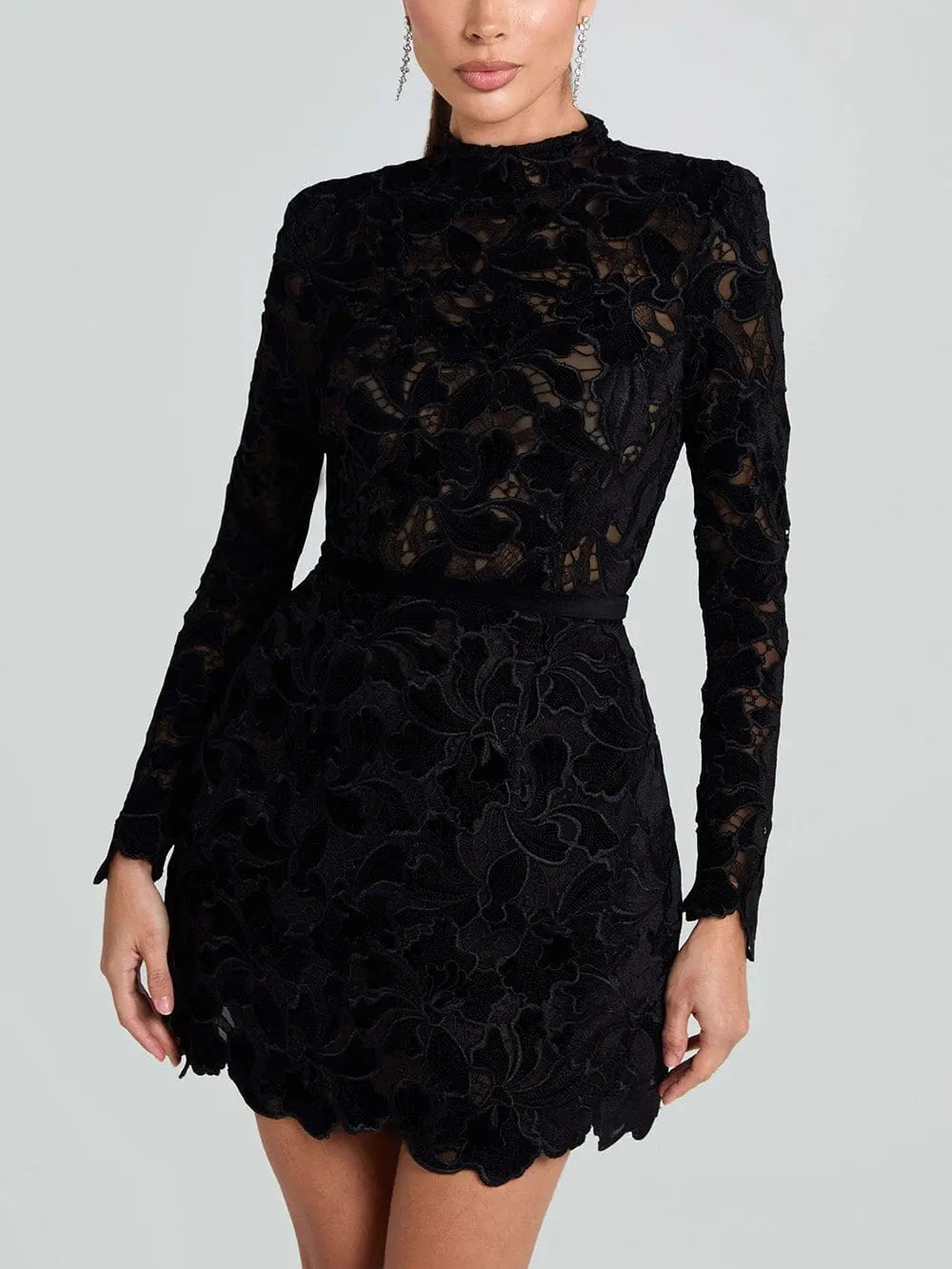 Robe Courte en Dentelle Fleurie Intense – Manches Longues, Rouge ou Noir MAX for ME