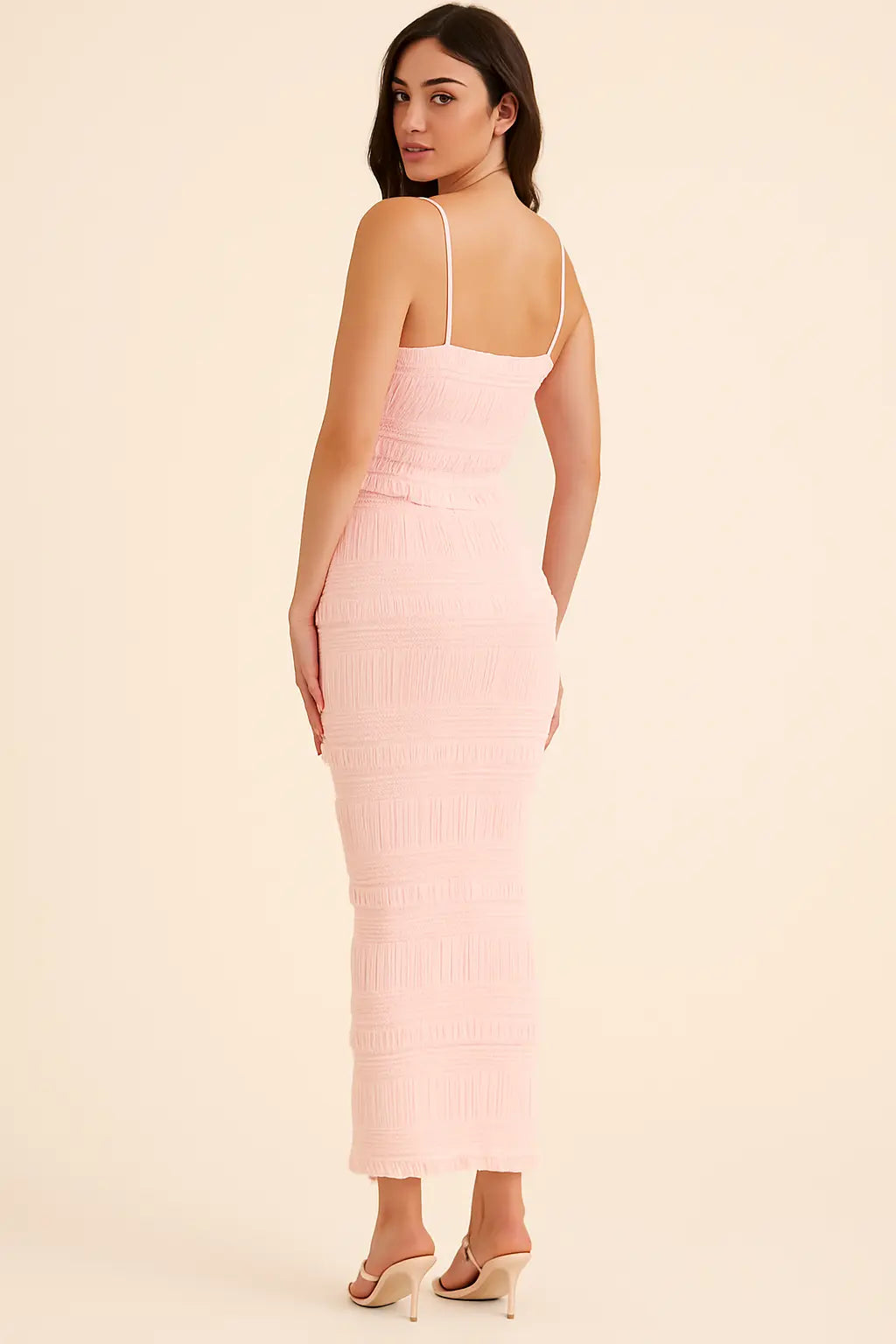 Robe Élégante Raya – Longueur maxi et effet plissé texturé 