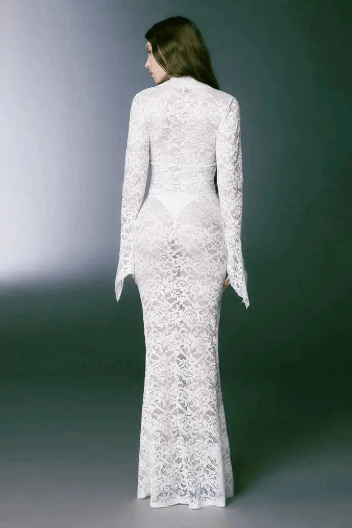 Robe longue tarnsparente Mélodie en dentelle avec manches longues 