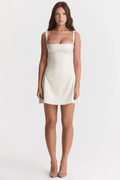 Robe mini Lila en satin duchesse avec ourlet évasé 