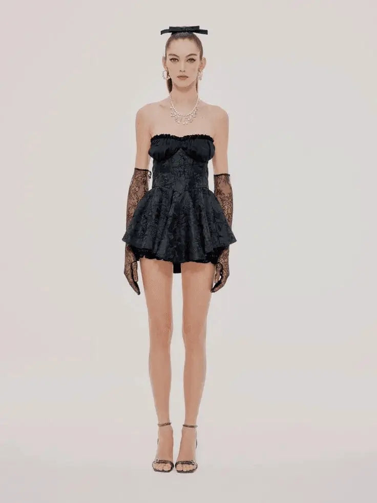 Robe mini Lucia sans bretelles avec jupe drapée 