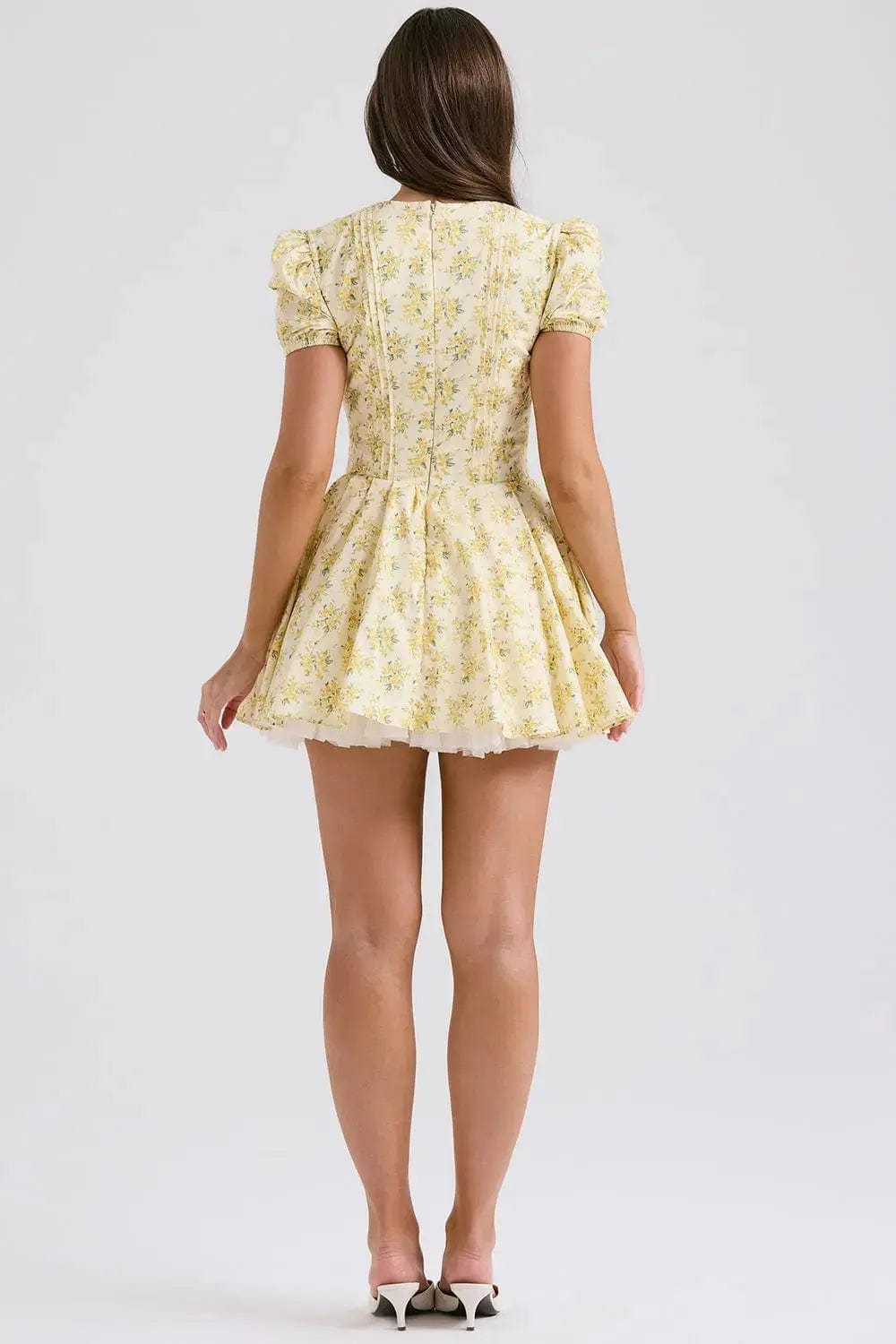 Robe mini florale avec corsage ajusté et jupe plissée 