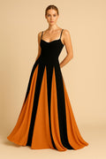 Robe Longue Bicolore – Bretelles Fines et Jupe Fluide Contrastée 