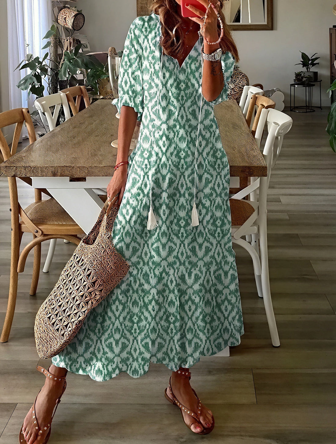 Robe longue fleurie bohème – manches bouffantes et décolleté en V