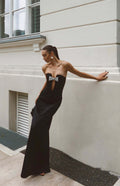Robe de Soirée Chic Longue avec Silhouette Sculptée et Design Minimaliste – Élégance pour Événements Spéciaux 3