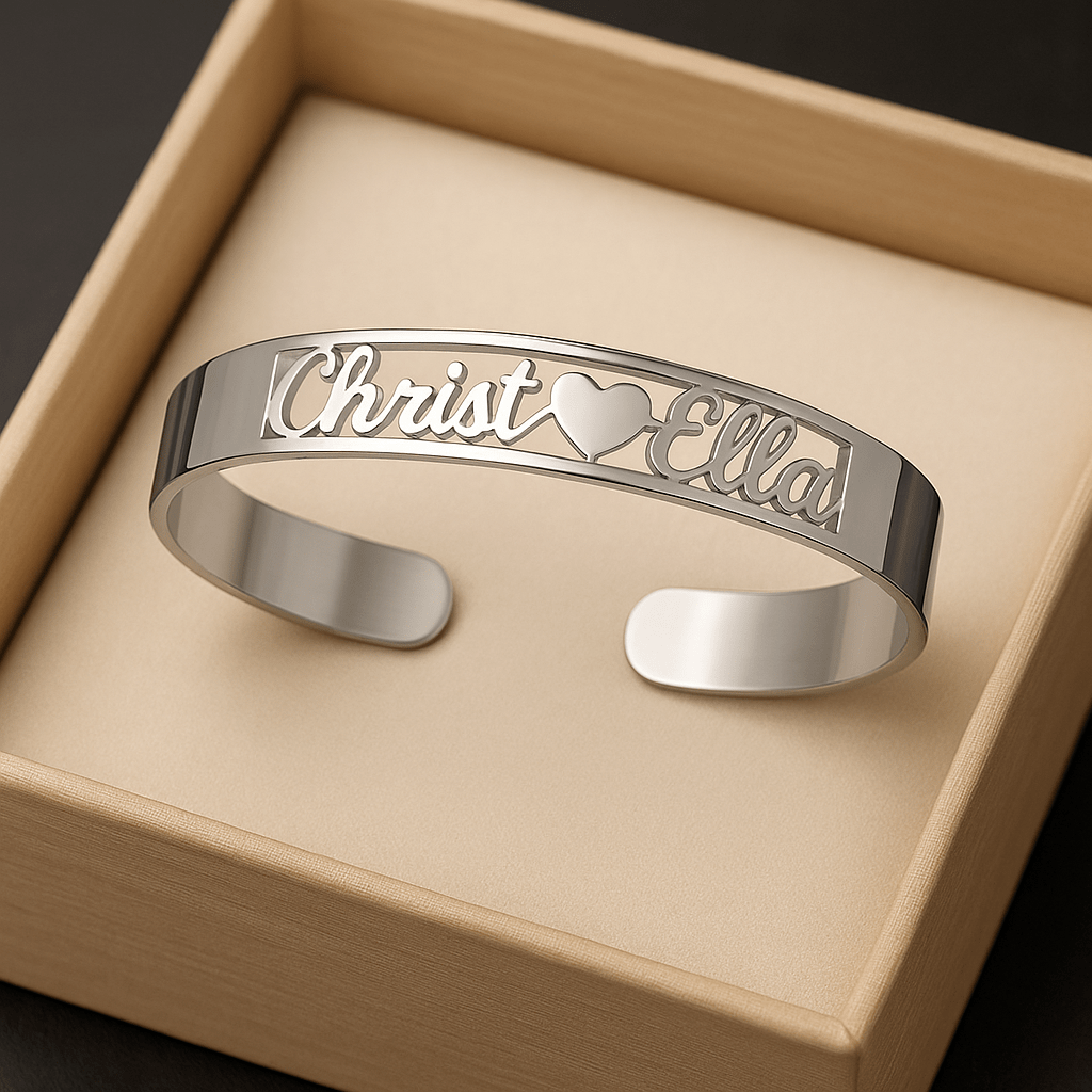 Bracelet manchette personnalisé avec deux prénoms et cœur découpé – Acier inoxydable Argent MAX for ME