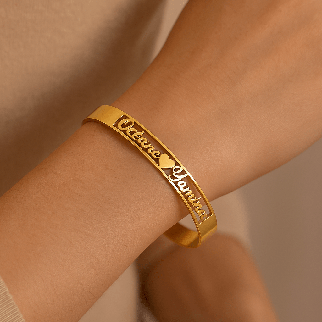 Bracelet personnalisé – Prénoms découpés avec cœur au milieu MAX for ME