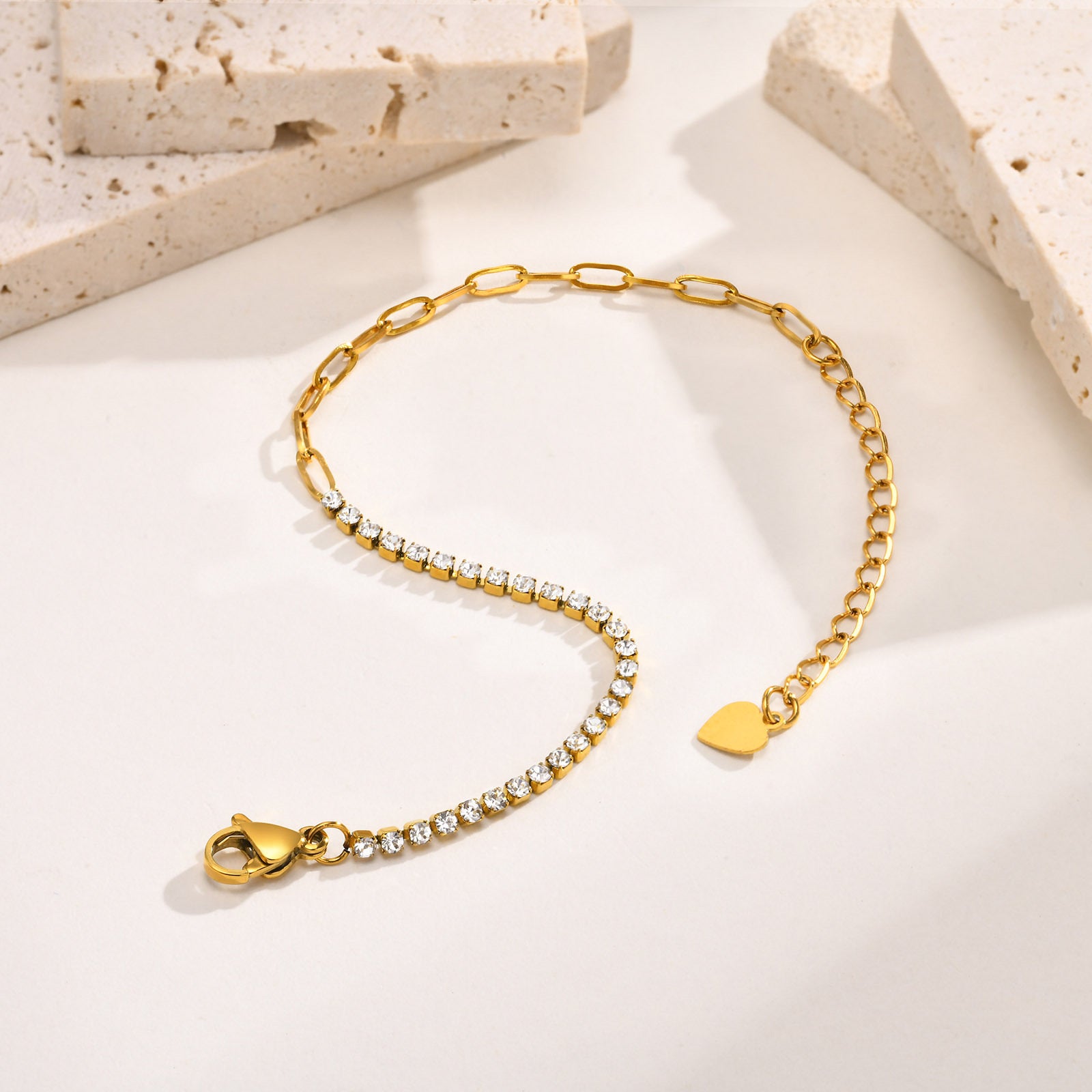 Bracelets dorés 18K lifestyle élégance quotidienne sophistication MAX FOR ME