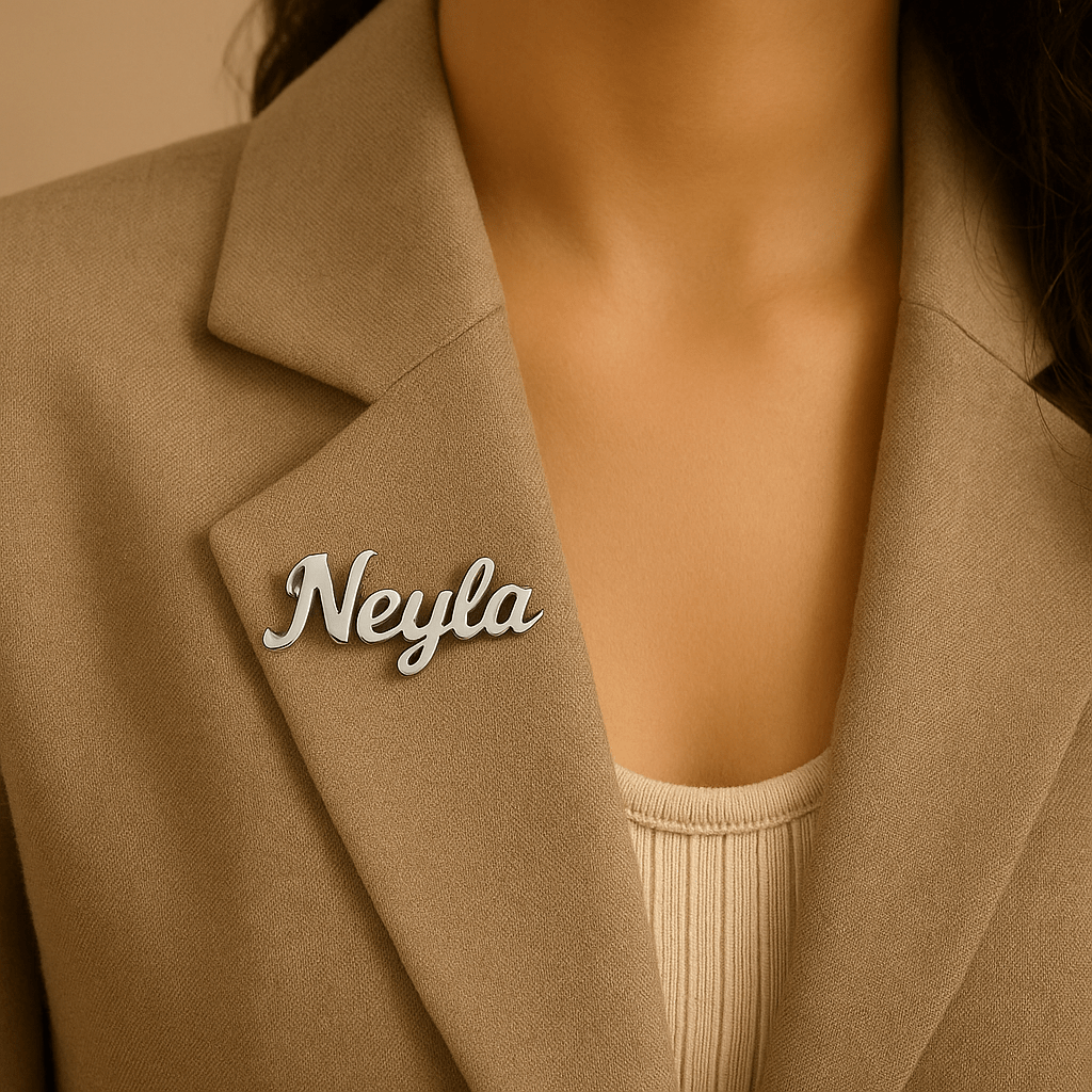 Broche personnalisée doré ou argenté avec prénom – Accessoire raffiné et intemporel MAX for ME