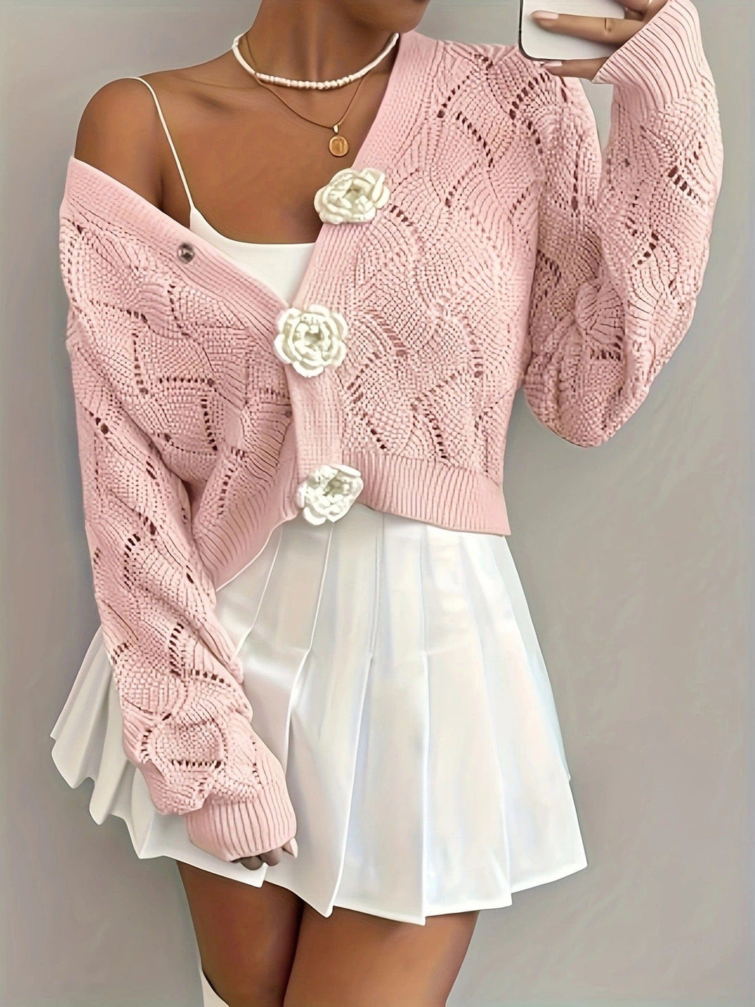Cardigan court en maille à boutons fleurs - une touche de charme romantique - MAX FOR ME MAX for ME