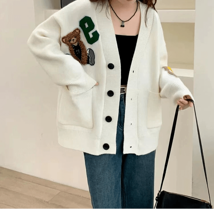 Cardigan oversize brodé "Varsity" - un style preppy et décontracté - MAX FOR ME MAX for ME