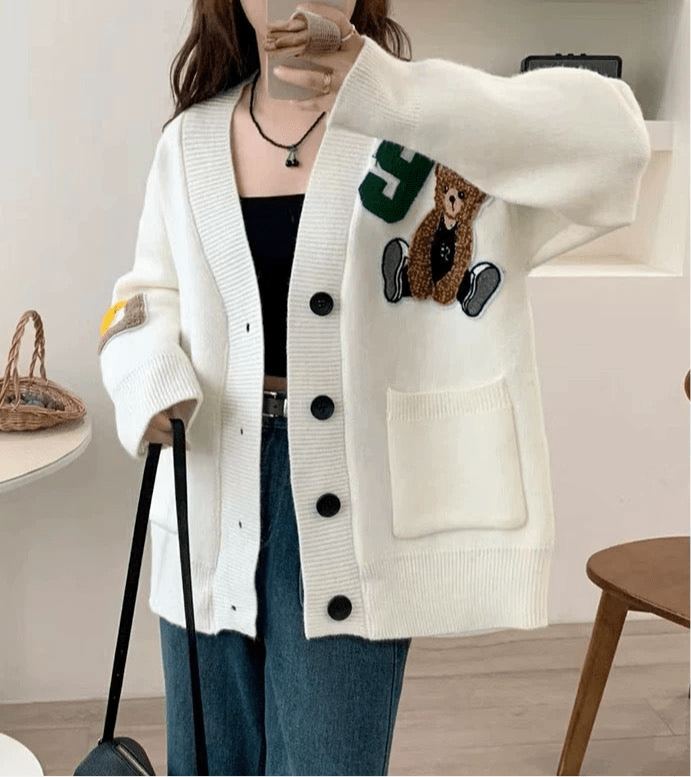 Cardigan oversize brodé "Varsity" - un style preppy et décontracté - MAX FOR ME MAX for ME