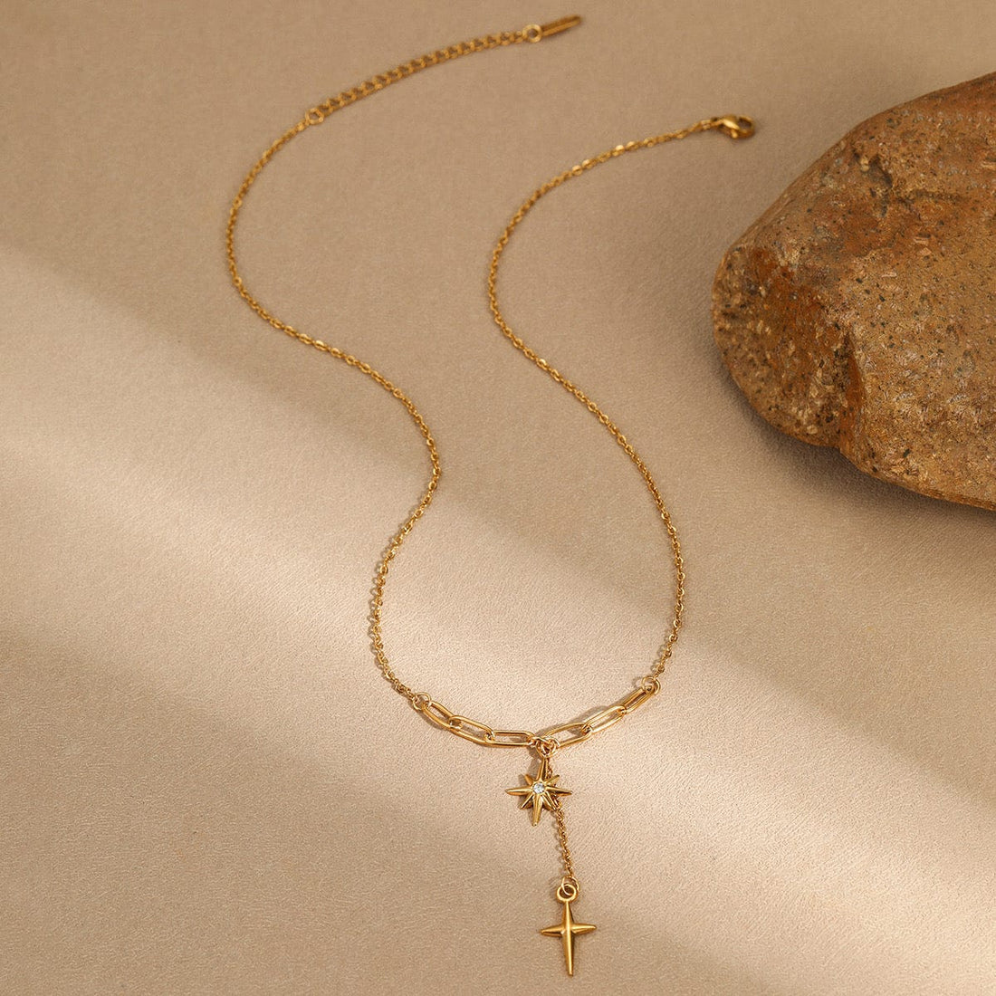 Collier étoile croix strass pampille chaîne fine spiritualité moderne MAX FOR ME Doré MAX for ME