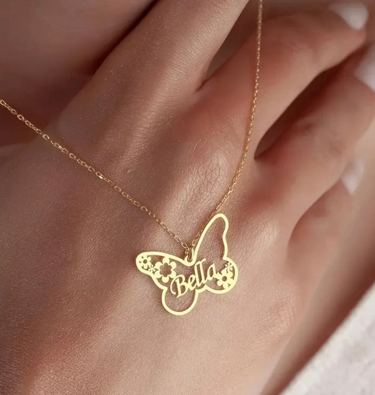 Collier Papillon Personnalisé avec Prénom – Élégance délicate à offrir Doré MAX for ME