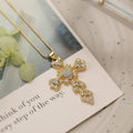 Collier pendentif croix scintillante - une touche d'éclat et de foi - MAX FOR ME MAX for ME