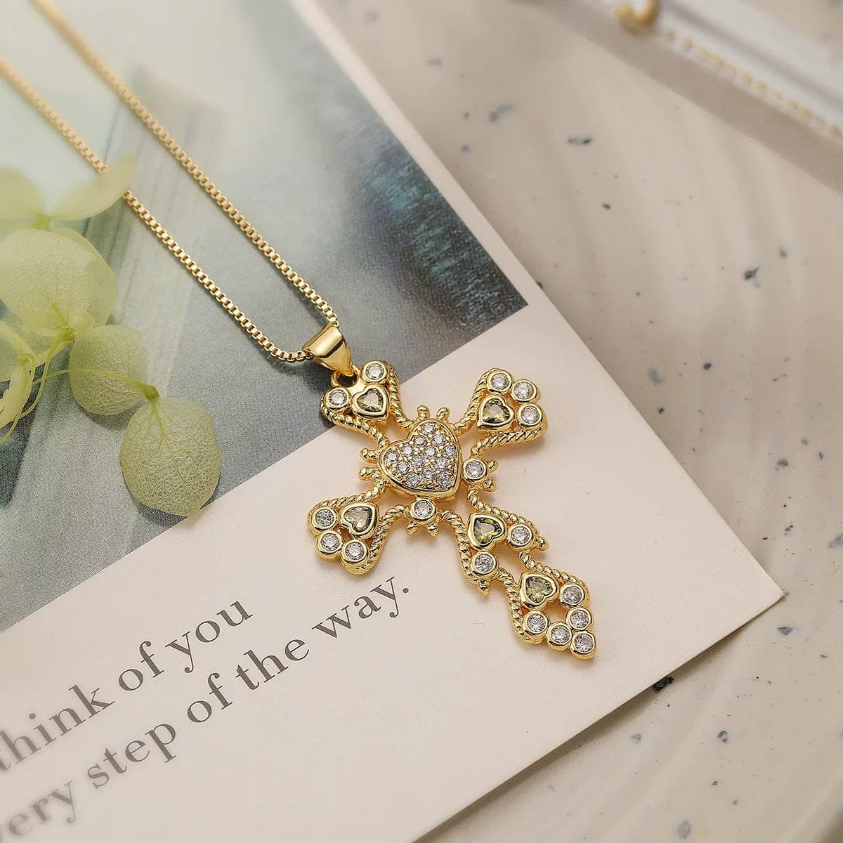 Collier pendentif croix scintillante - une touche d'éclat et de foi - MAX FOR ME MAX for ME