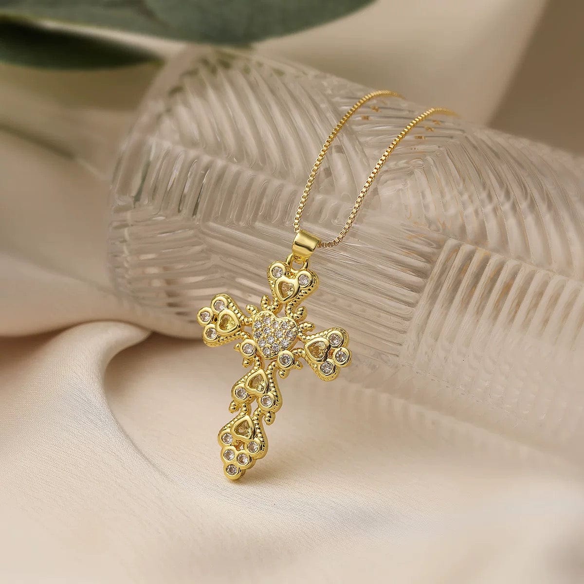 Collier pendentif croix scintillante - une touche d'éclat et de foi - MAX FOR ME MAX for ME