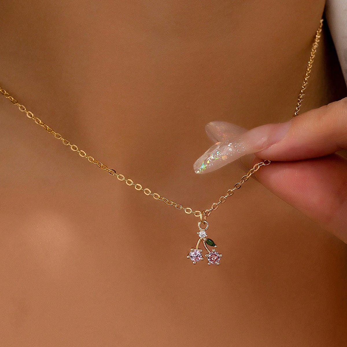 Collier pendentif piment doré ultra-tendance talisman stylisé - Collection exclusive Max for Me charme discret MAX for ME