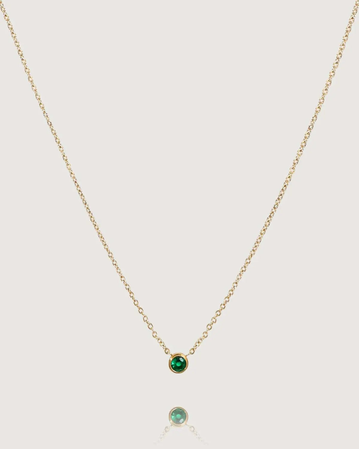 Collier Pendentif Rond Doré avec Pierre Verte – Élégance Minimaliste Vert Foncé / Moyen MAX FOR ME